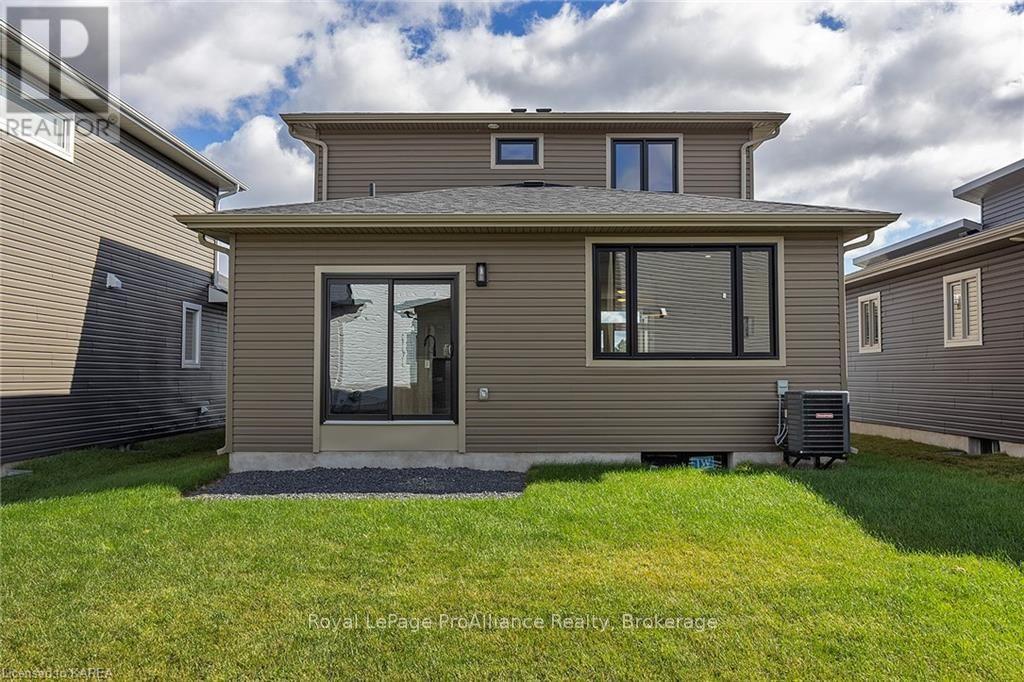 116 Potter Drive, Loyalist (Odessa), Ontario  K0H 2H0 - Photo 8 - X9410236