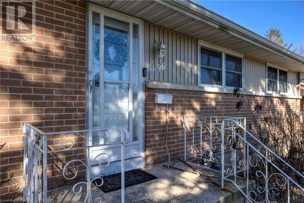 459 Mcewen Drive, Kingston, Ontario  K7M 3W6 - Photo 3 - 40568573