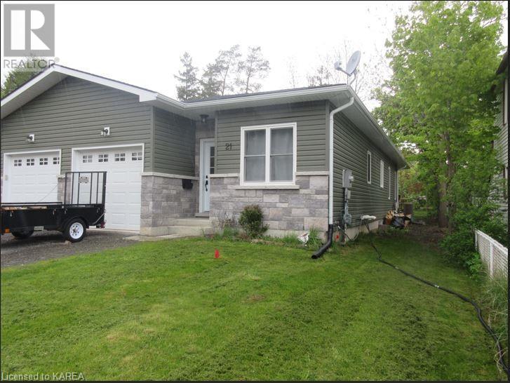 21 Thomas Street W, Napanee, Ontario  K7R 2G6 - Photo 2 - 40588250