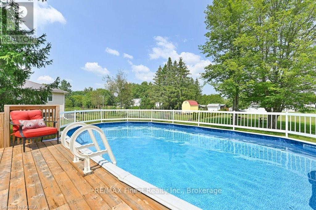 35 John Street, Addington Highlands, Ontario  K0H 1P0 - Photo 22 - X9412119