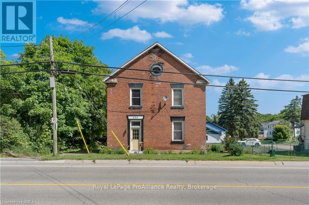 430 KING STREET W, gananoque, Ontario