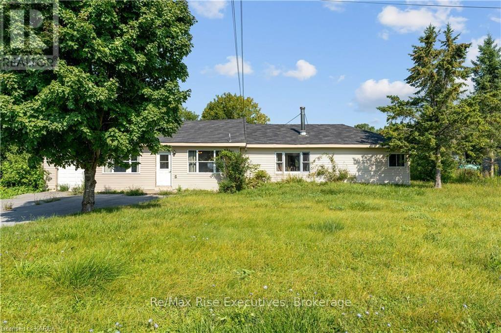 4999 Bath Road, Loyalist (Lennox And Addington - South), Ontario  K0H 1G0 - Photo 2 - X9412922