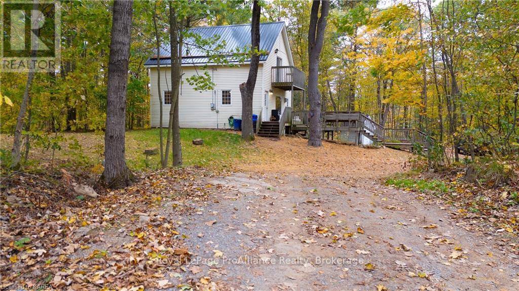 1035 Cozy Ridge Lane, South Frontenac (Frontenac South), Ontario  K0H 1W0 - Photo 1 - X9413209