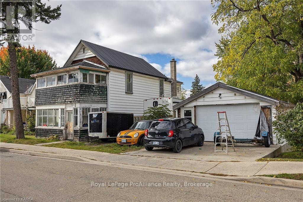 308 Brock Street, Gananoque, Ontario  K7G 1K6 - Photo 3 - X9413201