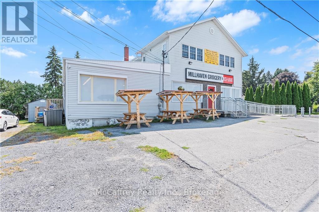 5532 Bath Road, Loyalist (Lennox And Addington - South), Ontario  K0H 1G0 - Photo 3 - X9413169