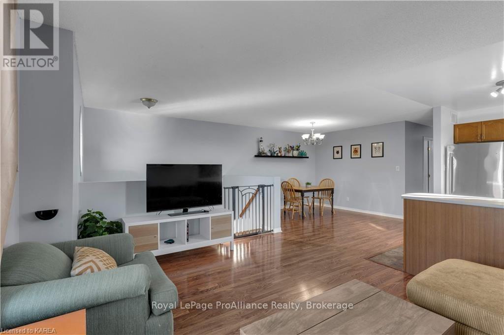 513 Farnham Court, Kingston (East Gardiners Rd), Ontario  K7M 8Y1 - Photo 6 - X9420063