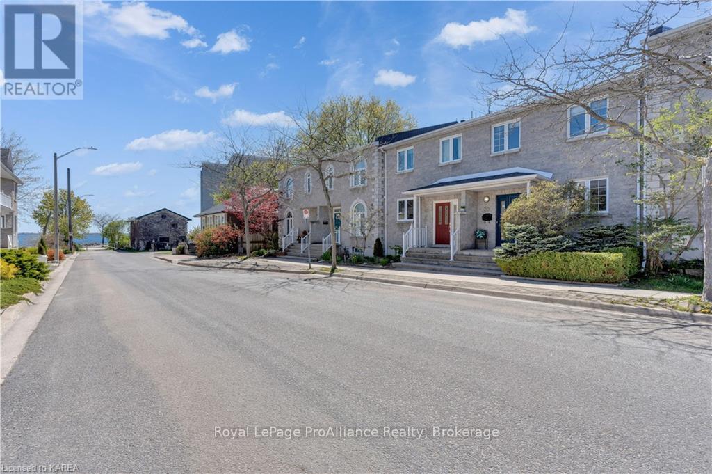 30 Yonge Street, Kingston (Central City West), Ontario  K7M 1E3 - Photo 2 - X9514560