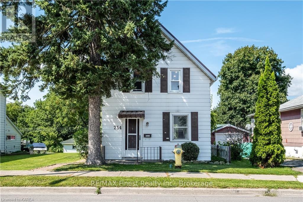 254 North Street, Gananoque, Ontario  K7G 1M1 - Photo 1 - X10409488