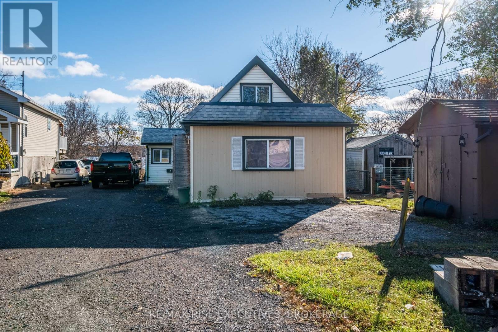 1129 Montreal Street, Kingston, Ontario  K7K 3K6 - Photo 2 - X10410059