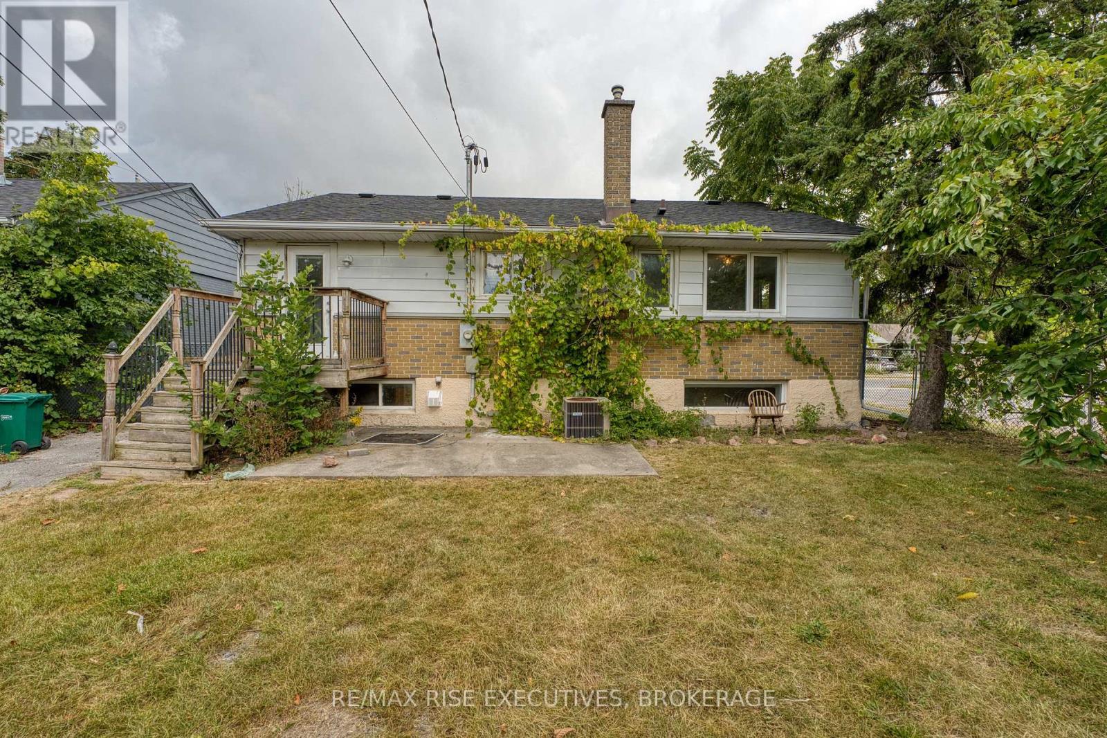 1 - 22 Ruskin Street, Kingston (East Of Sir John A. Blvd), Ontario  K7K 2N3 - Photo 3 - X10425657