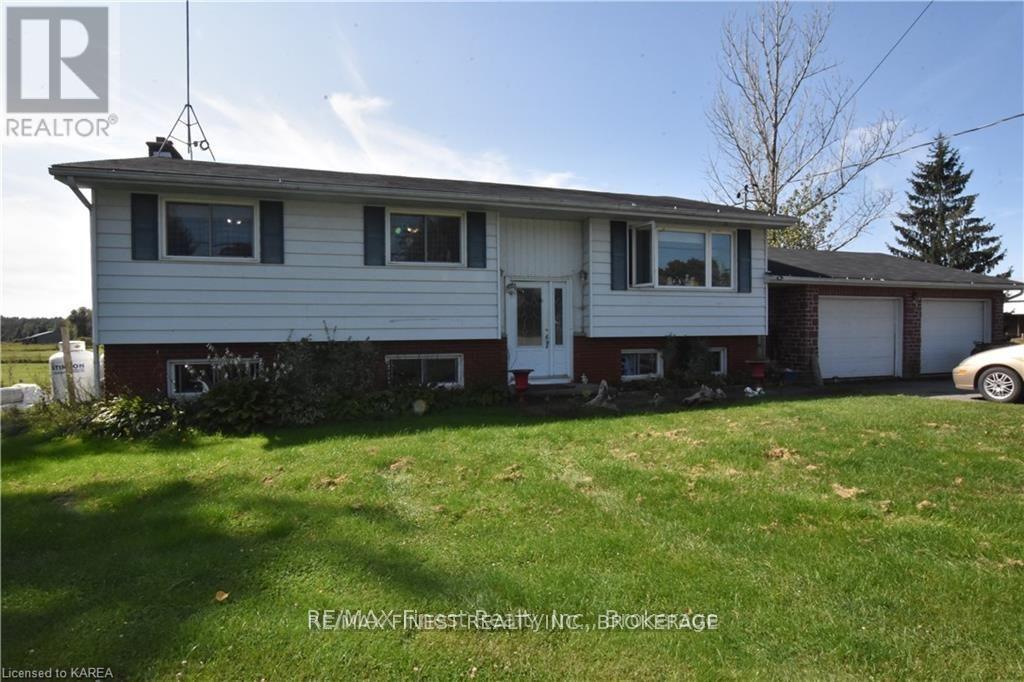 7072 COUNTY ROAD 2, loyalist (lennox and addington - south), Ontario