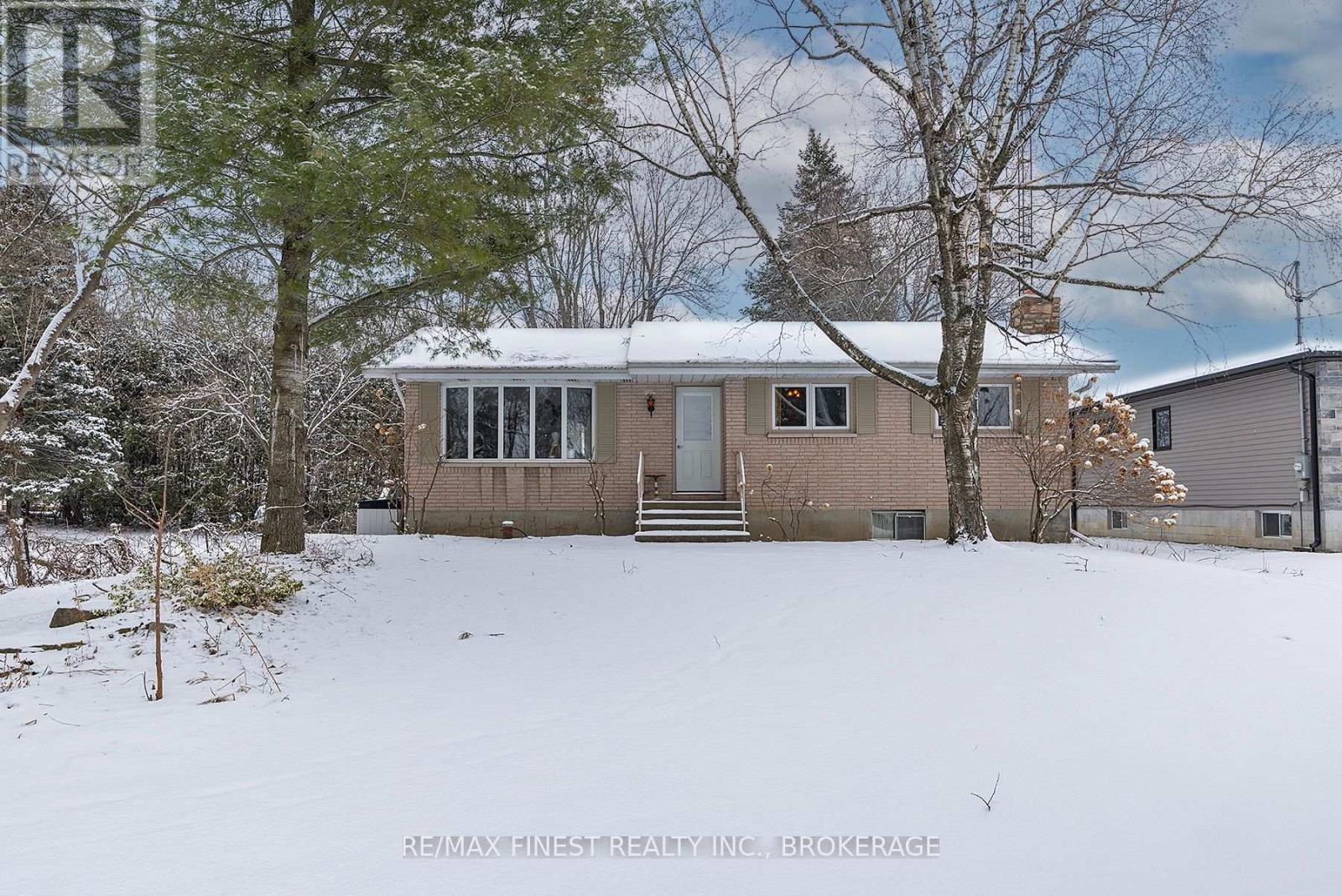 117 Hellen Street, Leeds And The Thousand Islands, Ontario  K0H 2N0 - Photo 2 - X11930533