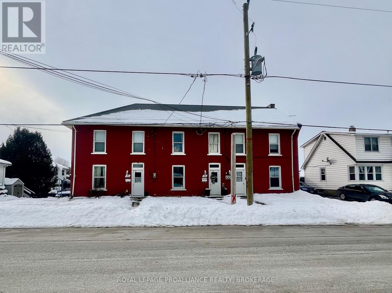 30/32/34 Victoria Avenue, Gananoque, Ontario  K7G 2R8 - Photo 1 - X11968833